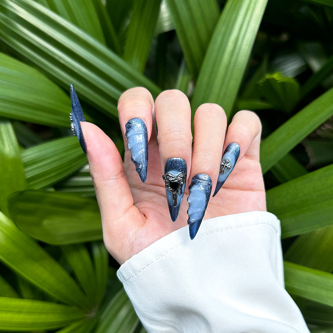 Fincloset Aqua Cross Navy Blue Stiletto Press-On Nails with 3D texture and cross embellishments, cool and bold style handmade false nails