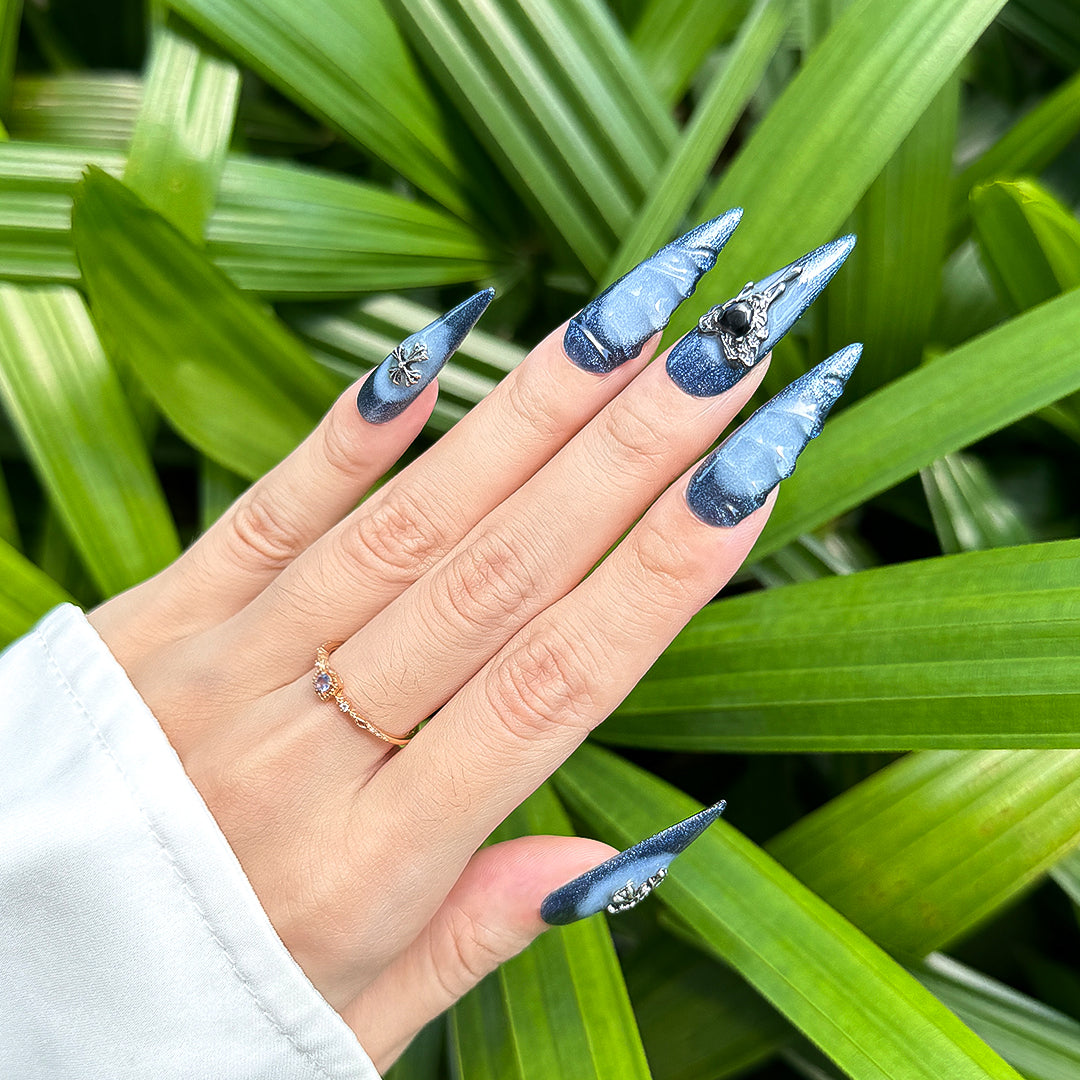 Fincloset Aqua Cross Navy Blue Stiletto Press-On Nails with 3D texture and cross embellishments, cool and bold style handmade false nails