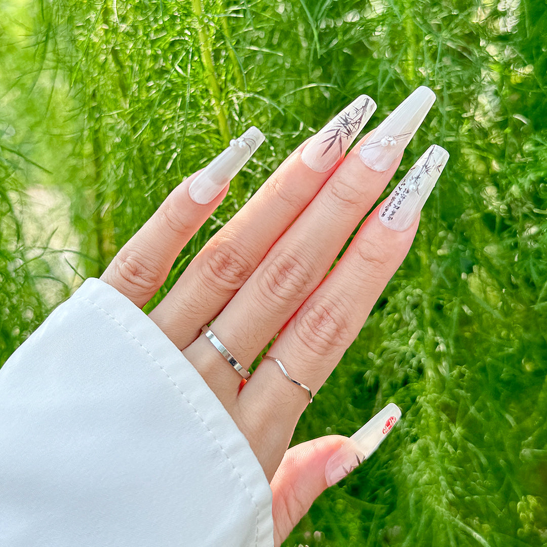 Fincloset Blessed Bamboo White Glossy Coffin-Shaped Press-On Nails with Elegant Bamboo Print, Chinese-Inspired Design for Peace and Good Fortune